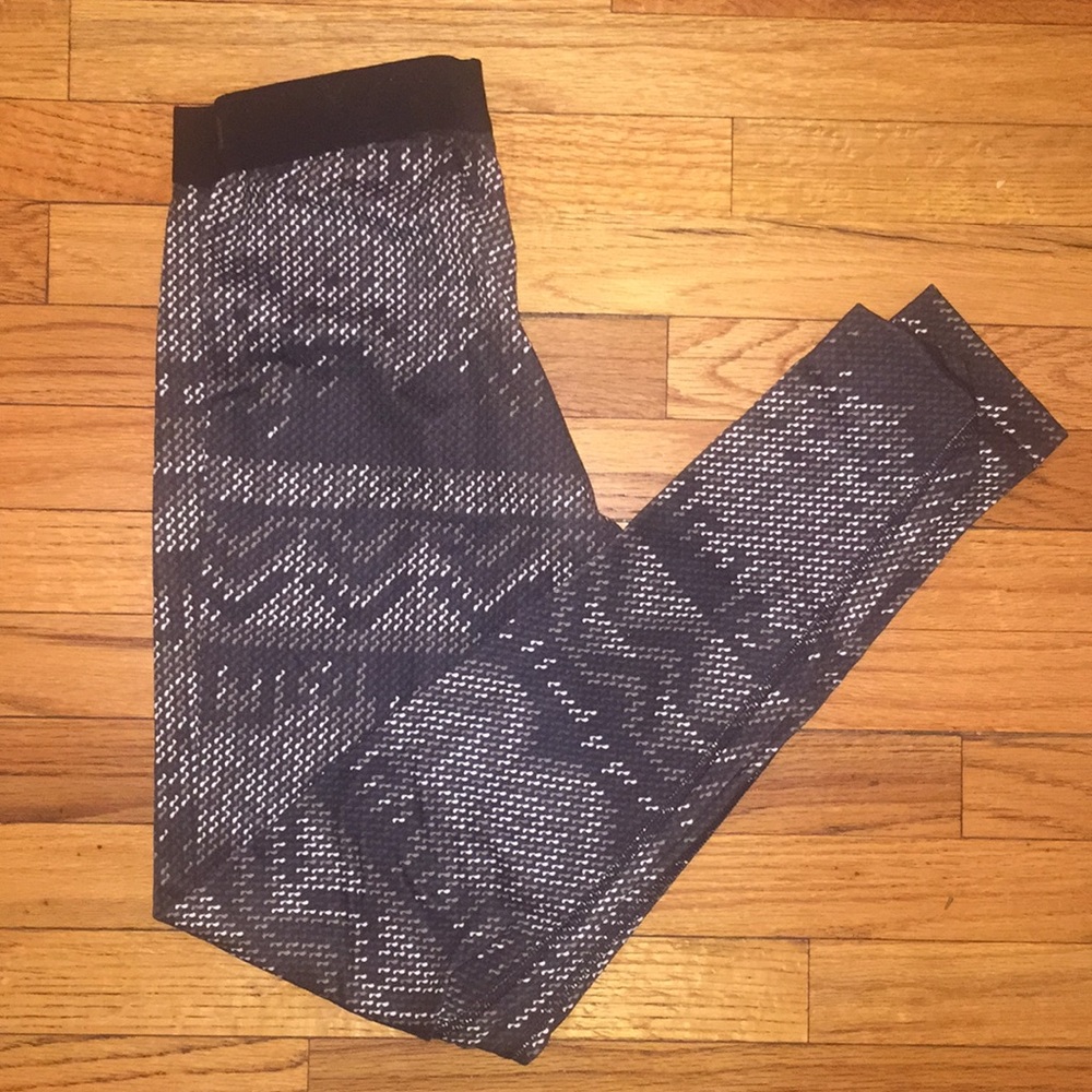 Nike- Patterned Winter Running Tights